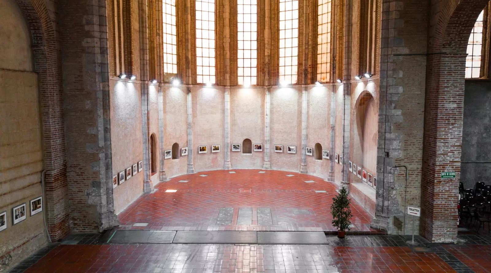 Église des Dominicains - lieu d'exposition de Visa pour l'Image