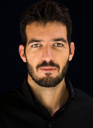 portrait_dana_copyright_renata_brito.jpg